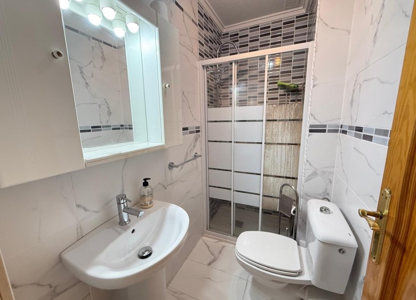 Resale - Apartment - Torrevieja - Playa del cura