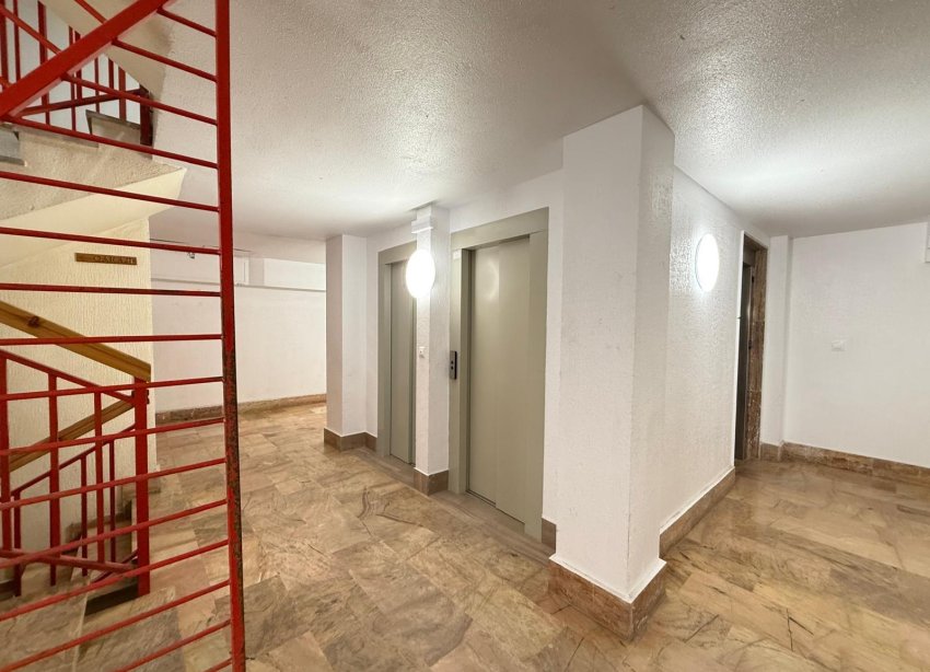 Resale - Apartment - Torrevieja - Playa del cura