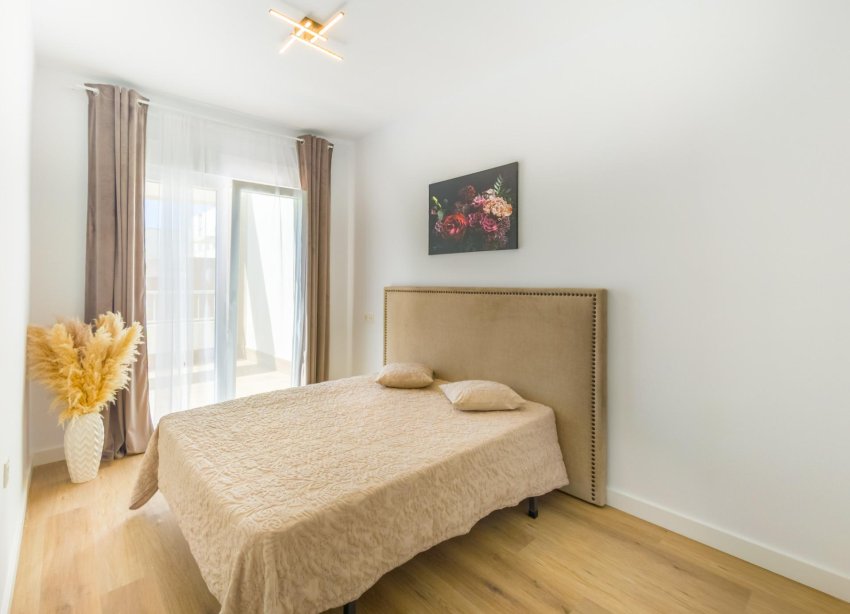 Resale - Apartment - Torrevieja - Playa del cura