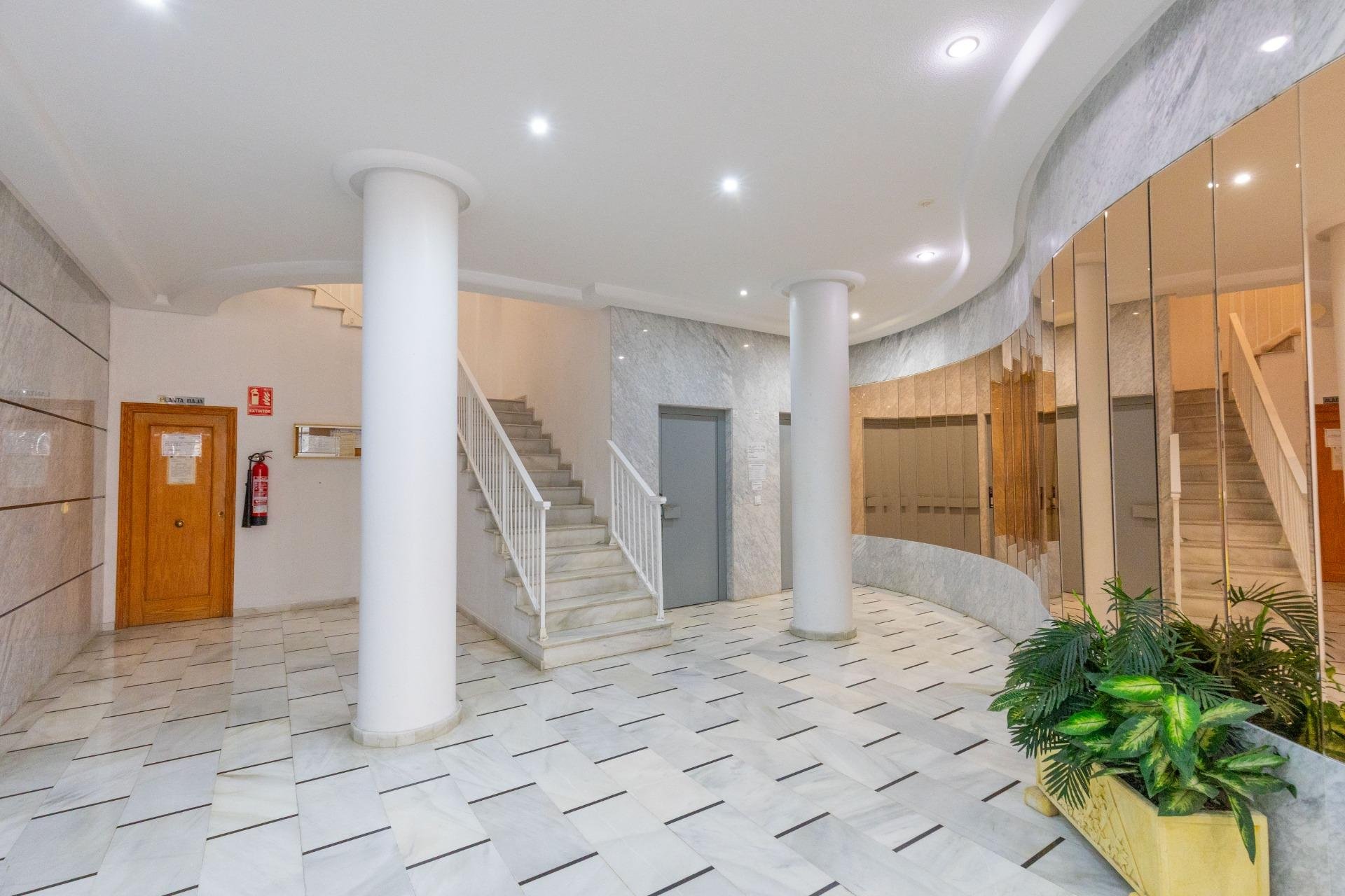 Resale - Apartment - Torrevieja - Playa del cura