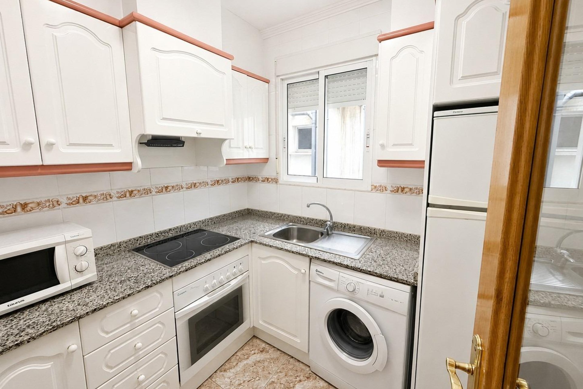 Resale - Apartment - Torrevieja - Playa del Cura