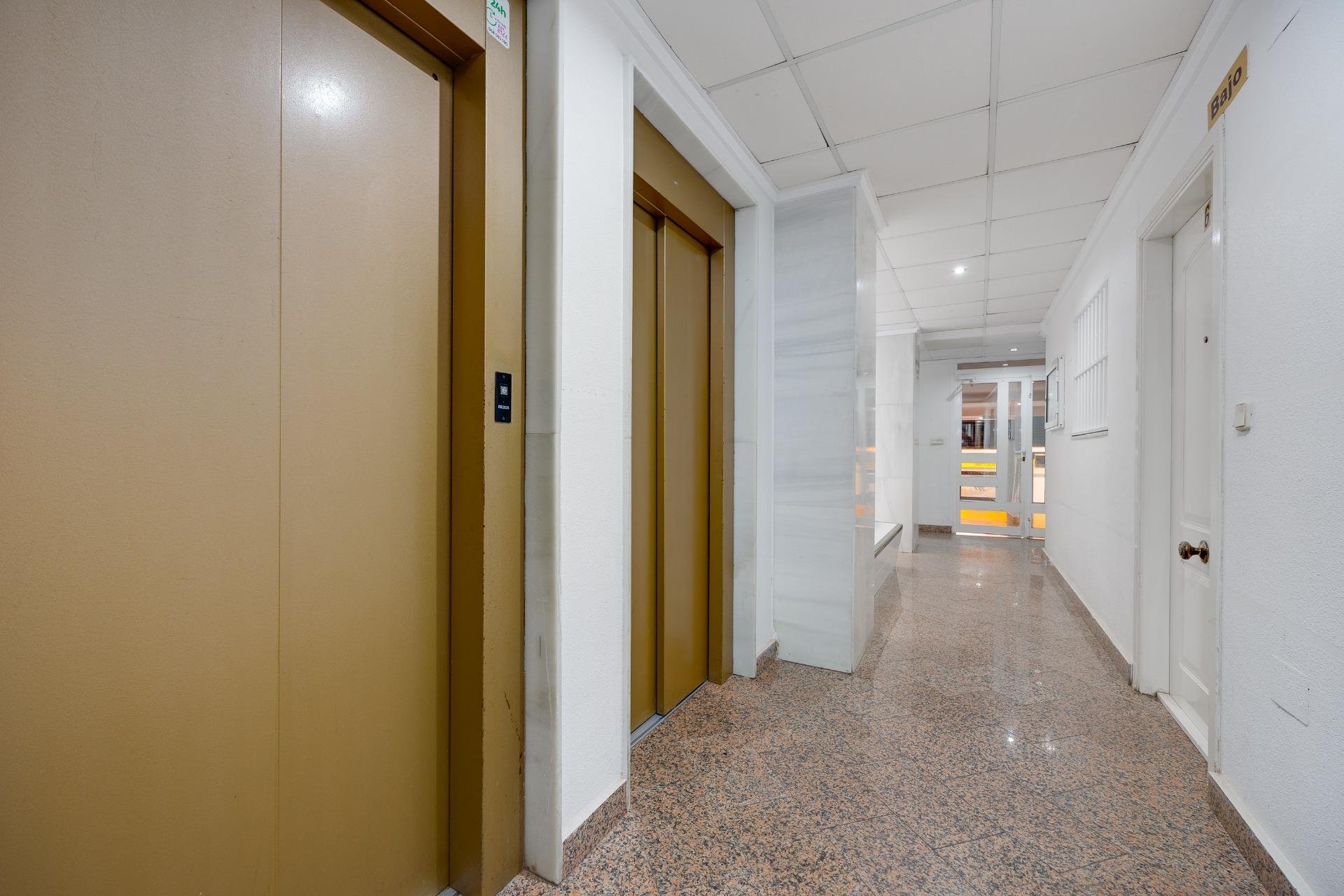 Resale - Apartment - Torrevieja - Playa del Cura