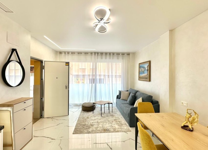 Resale - Apartment - Torrevieja - Playa del Cura