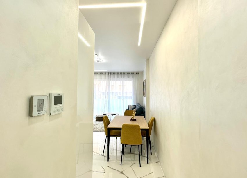 Resale - Apartment - Torrevieja - Playa del Cura