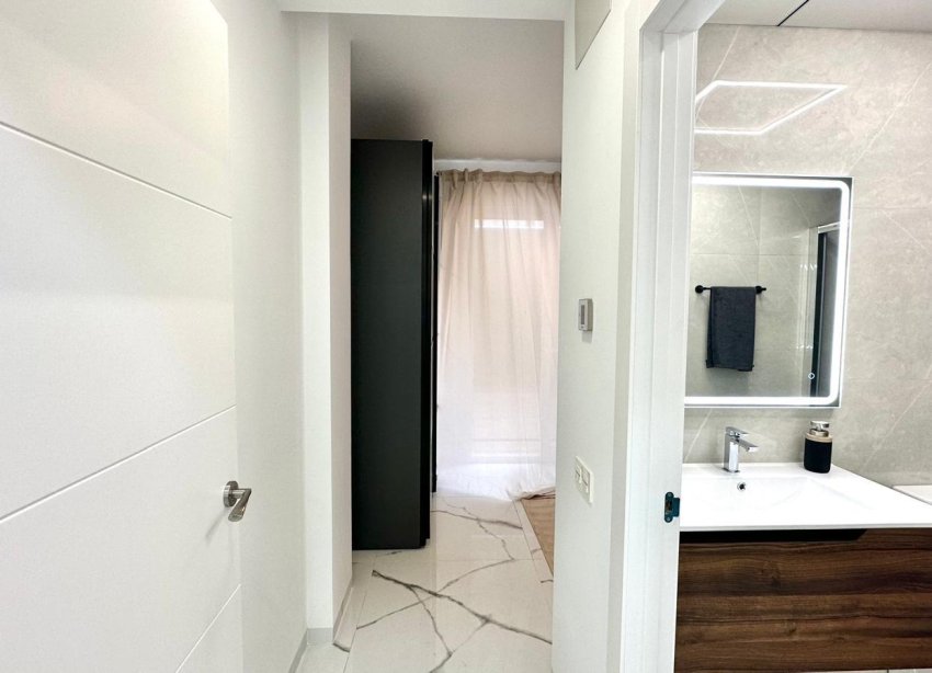 Resale - Apartment - Torrevieja - Playa del Cura