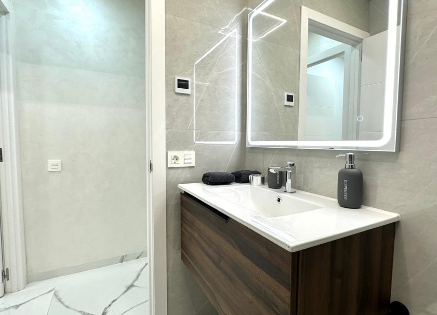 Resale - Apartment - Torrevieja - Playa del Cura