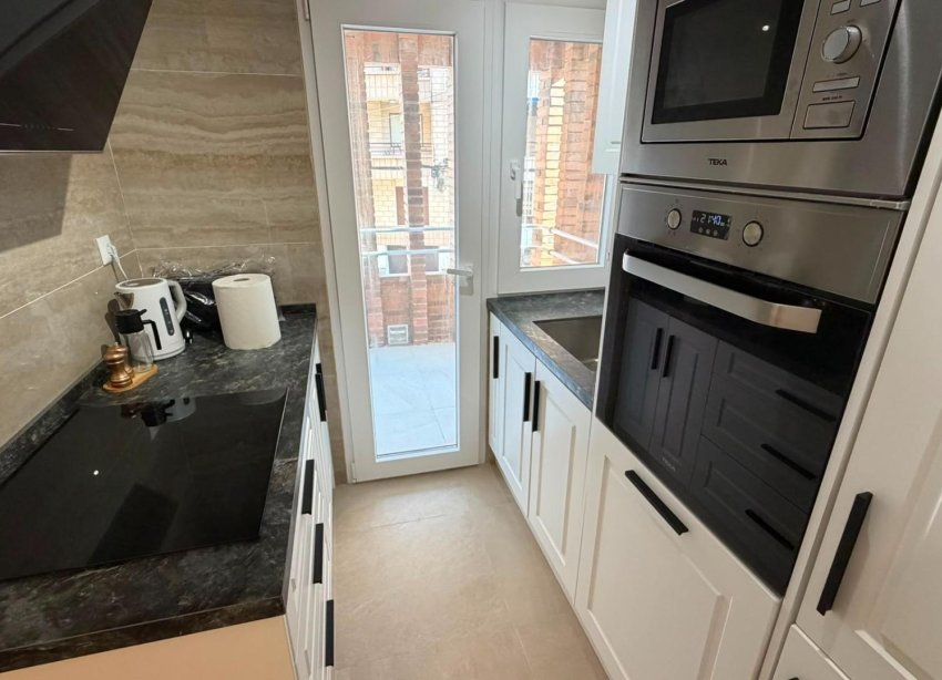 Resale - Apartment - Torrevieja - Playa del Cura