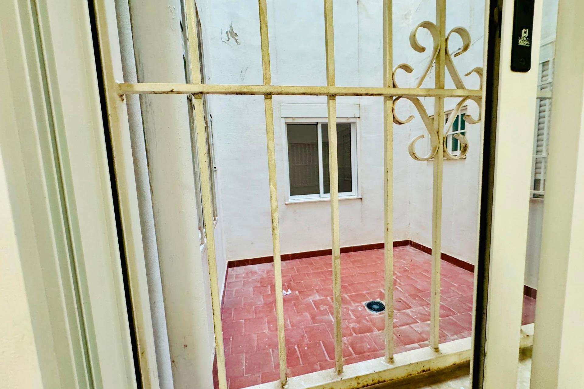 Resale - Apartment - Torrevieja - Playa del Cura