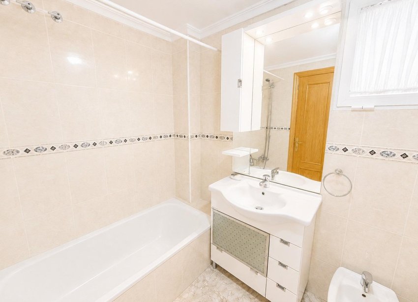 Resale - Apartment - Torrevieja - Playa del Cura