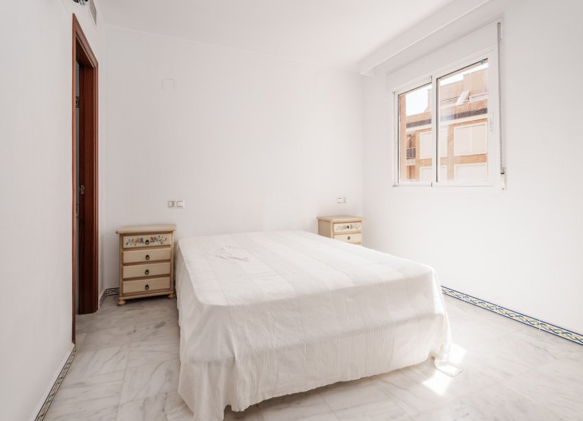 Resale - Apartment - Torrevieja - Playa Los Locos