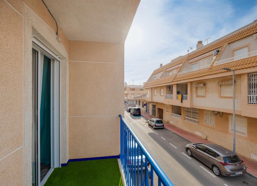 Resale - Apartment - Torrevieja - PLAYA NAUFRAGOS