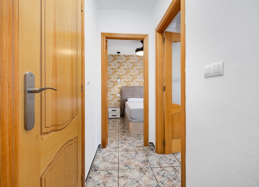 Resale - Apartment - Torrevieja - PLAYA NAUFRAGOS