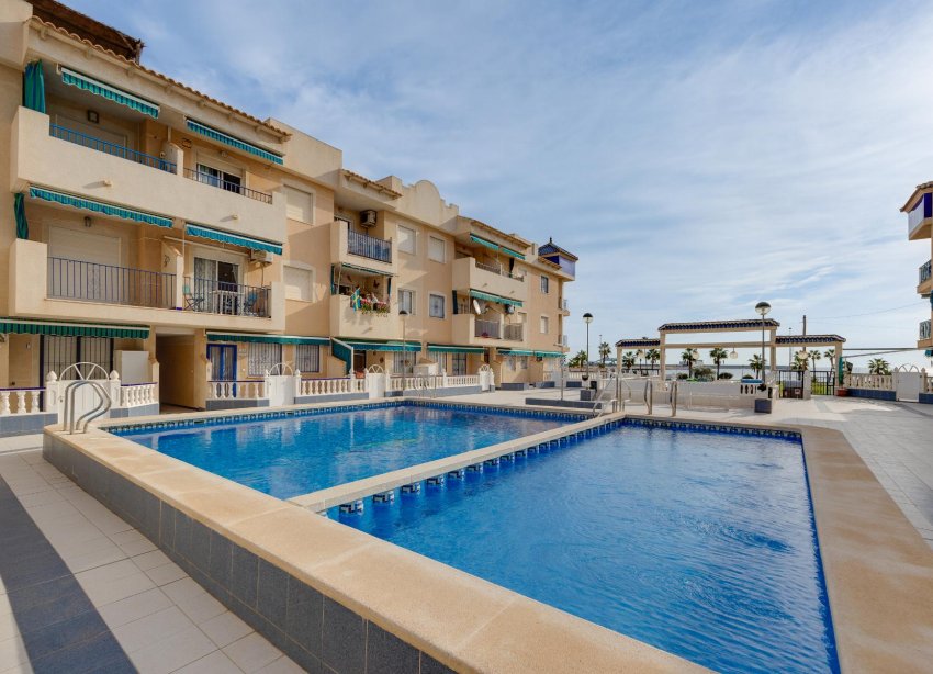 Resale - Apartment - Torrevieja - PLAYA NAUFRAGOS