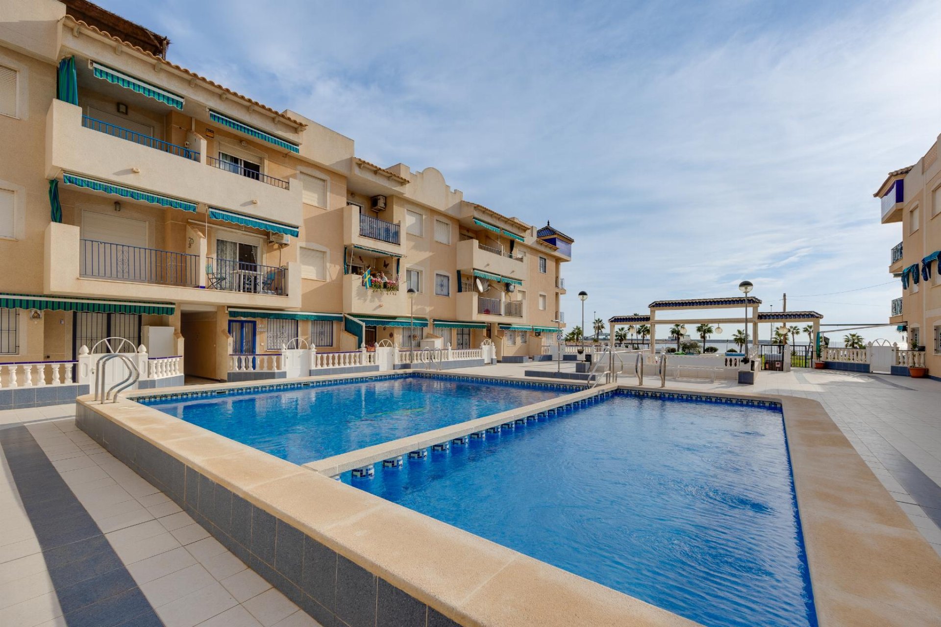 Resale - Apartment - Torrevieja - PLAYA NAUFRAGOS