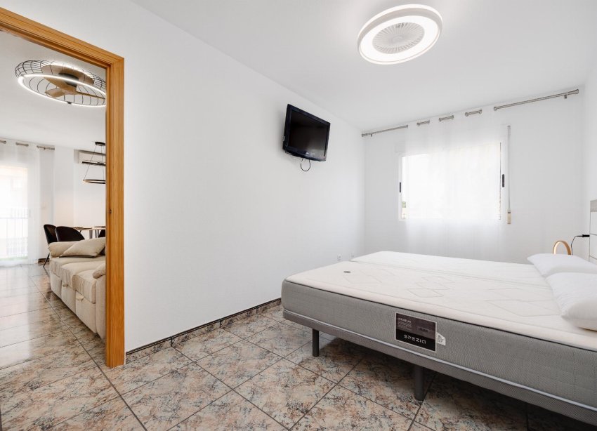 Resale - Apartment - Torrevieja - PLAYA NAUFRAGOS