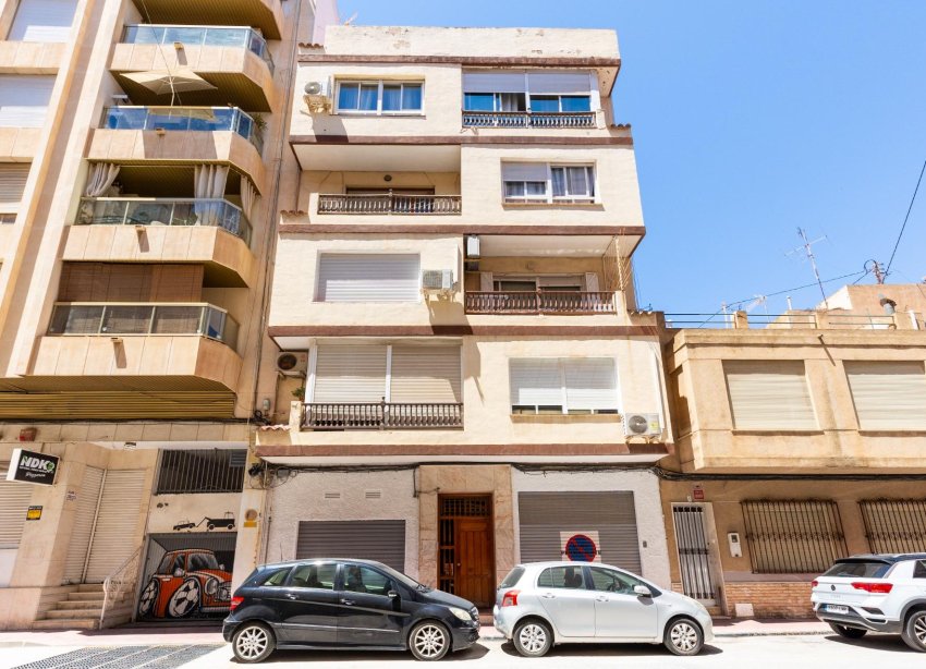 Resale - Apartment - Torrevieja - Puerto Deportivo