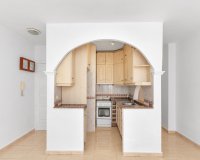 Resale - Apartment - Torrevieja - Puerto Deportivo