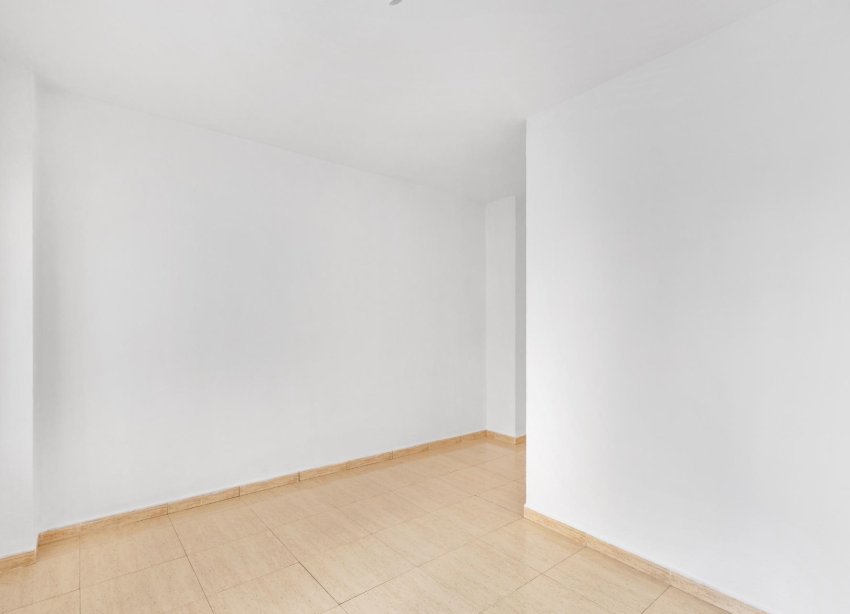 Resale - Apartment - Torrevieja - Puerto Deportivo