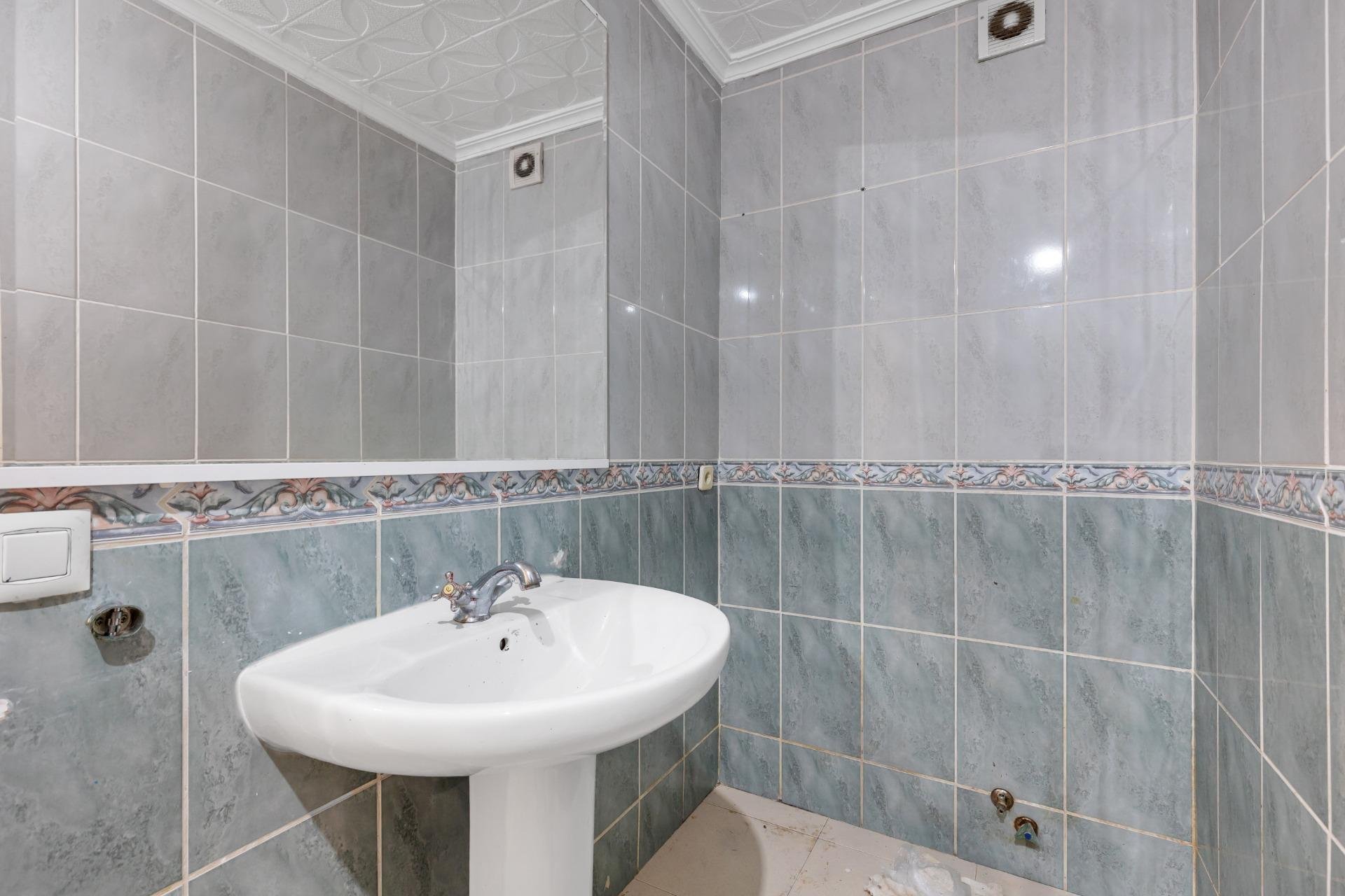 Resale - Apartment - Torrevieja - Puerto Deportivo