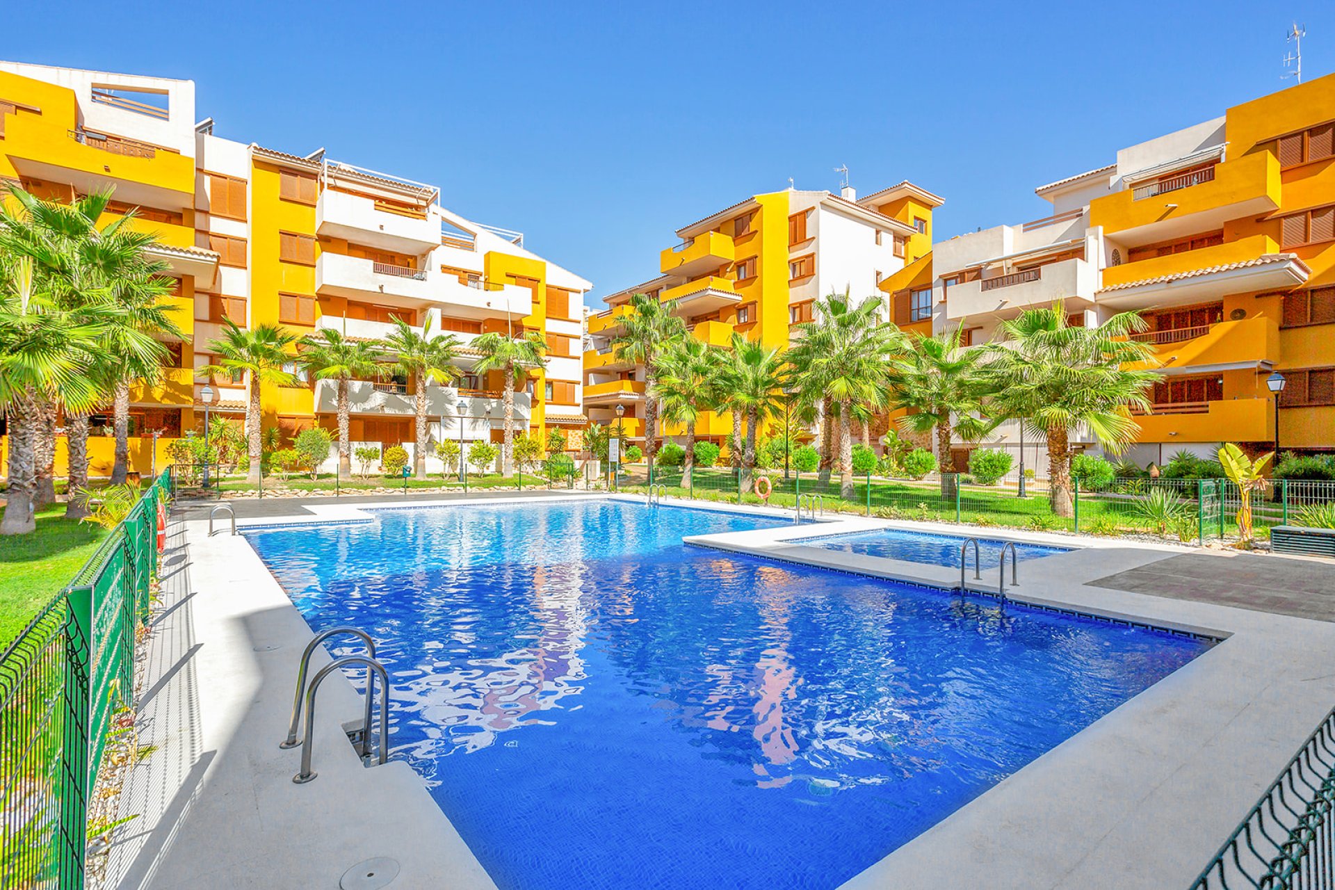 Resale - Apartment - Torrevieja - Punta Prima