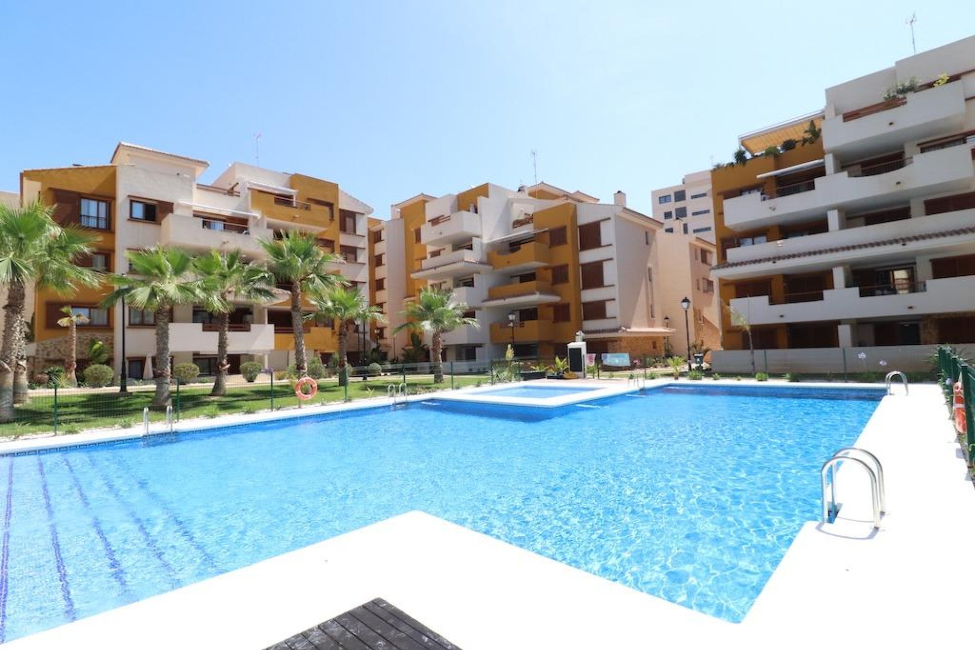 Resale - Apartment - Torrevieja - Punta Prima