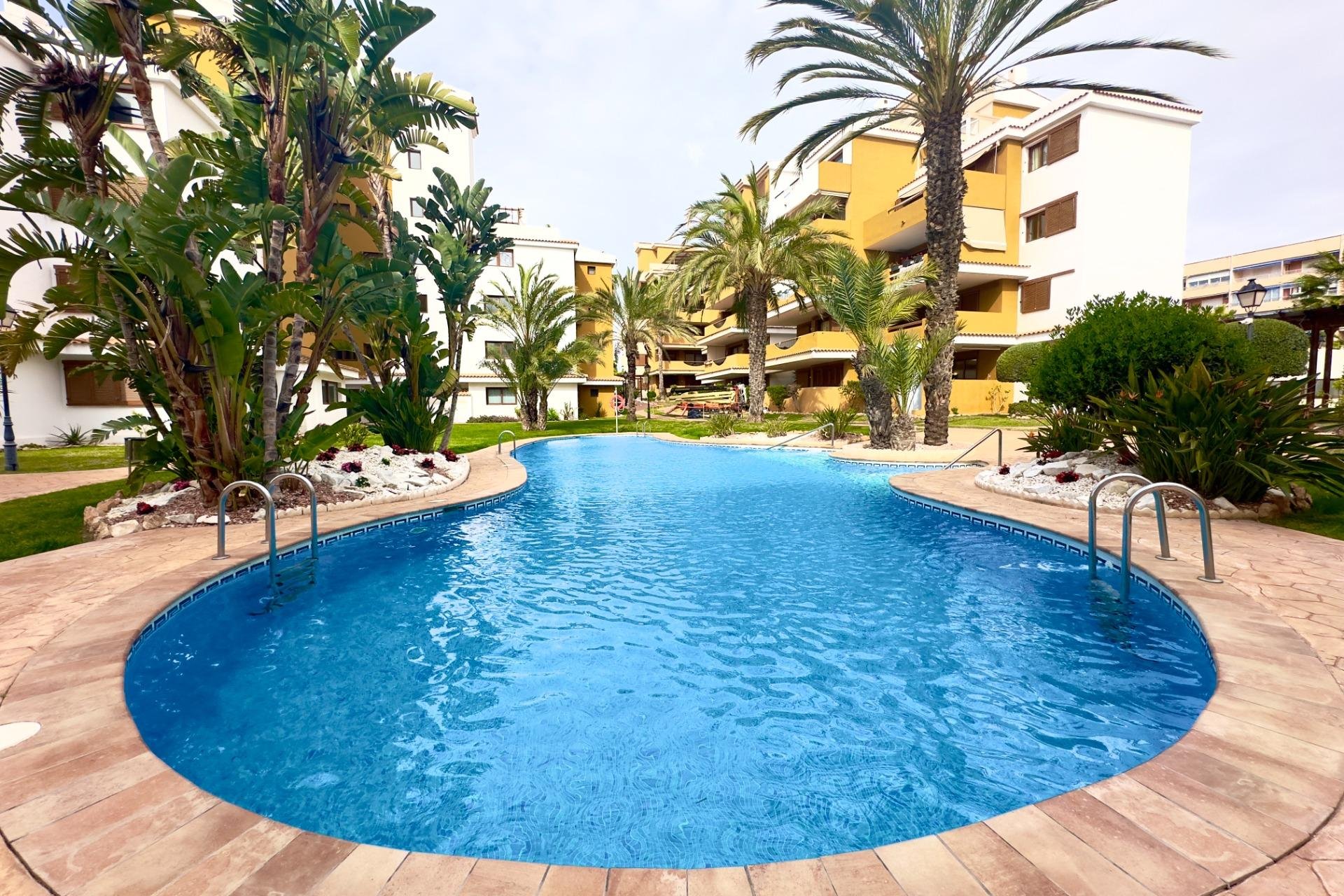 Resale - Apartment - Torrevieja - Punta Prima