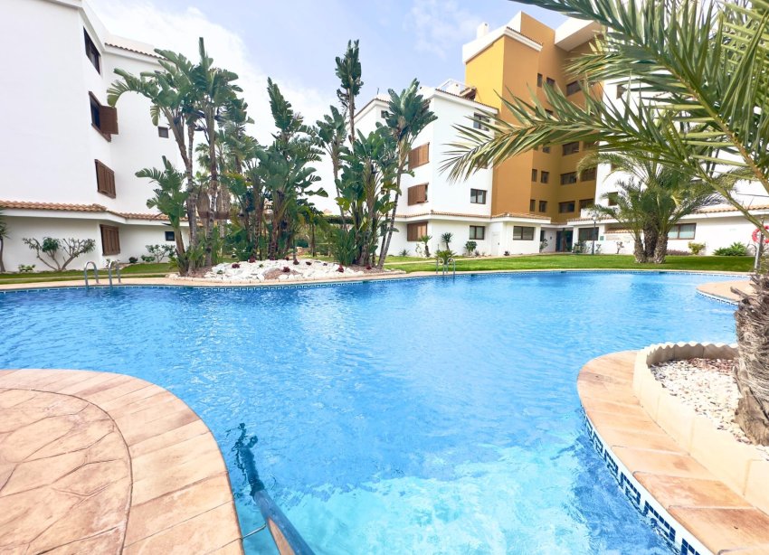 Resale - Apartment - Torrevieja - Punta Prima