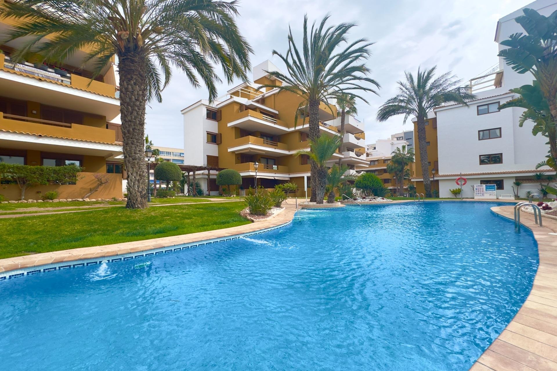 Resale - Apartment - Torrevieja - Punta Prima