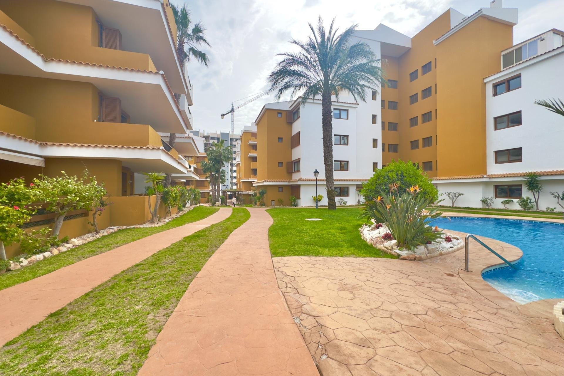 Resale - Apartment - Torrevieja - Punta Prima
