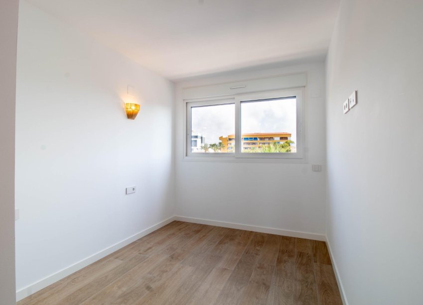 Resale - Apartment - Torrevieja - Punta Prima