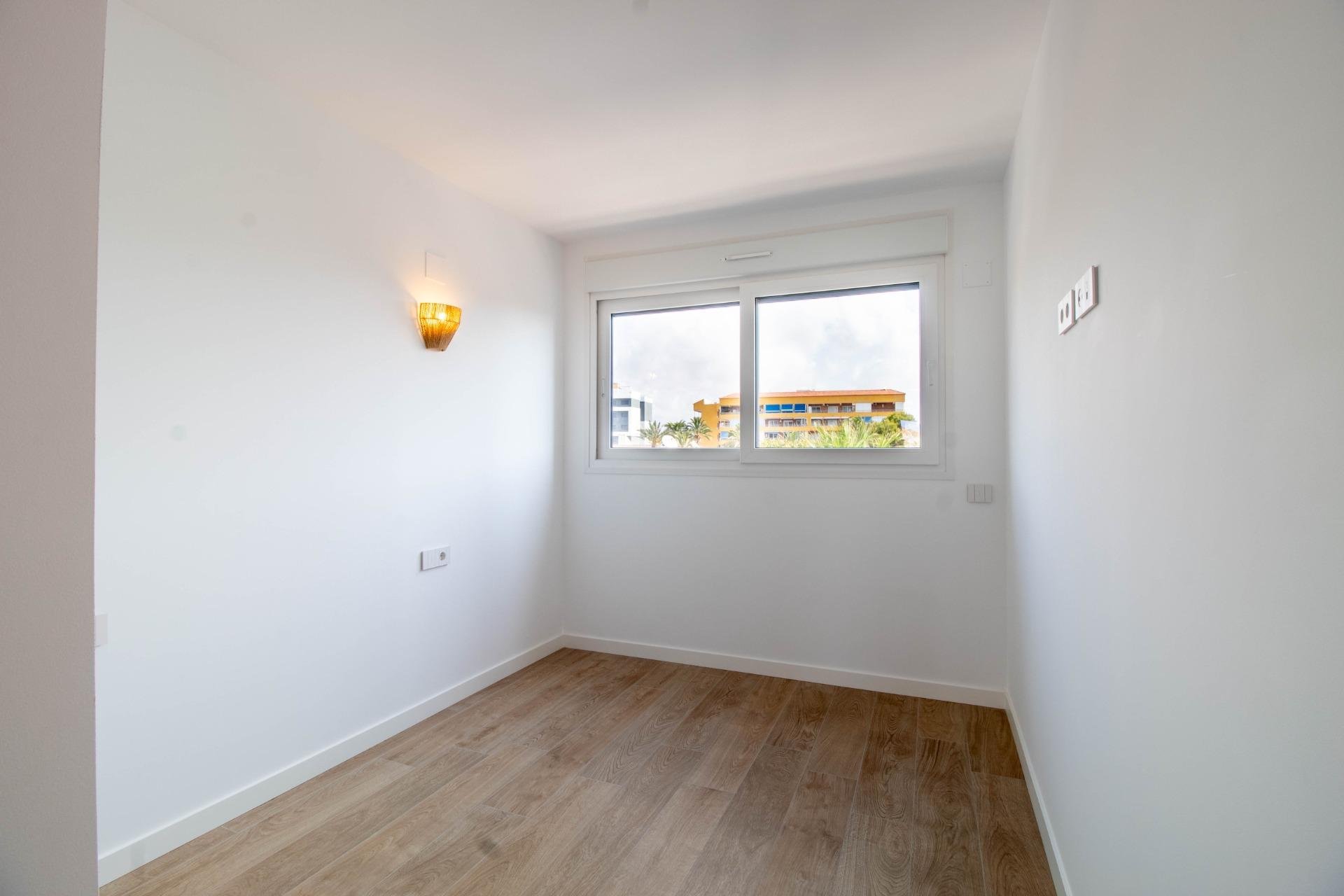 Resale - Apartment - Torrevieja - Punta Prima