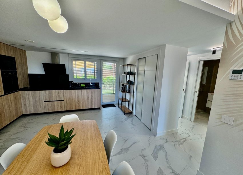 Resale - Apartment - Torrevieja - Punta Prima