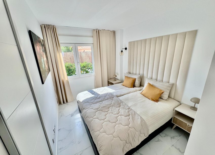 Resale - Apartment - Torrevieja - Punta Prima