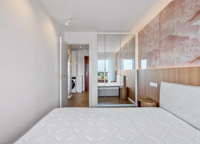 Resale - Apartment - Torrevieja - Punta Prima