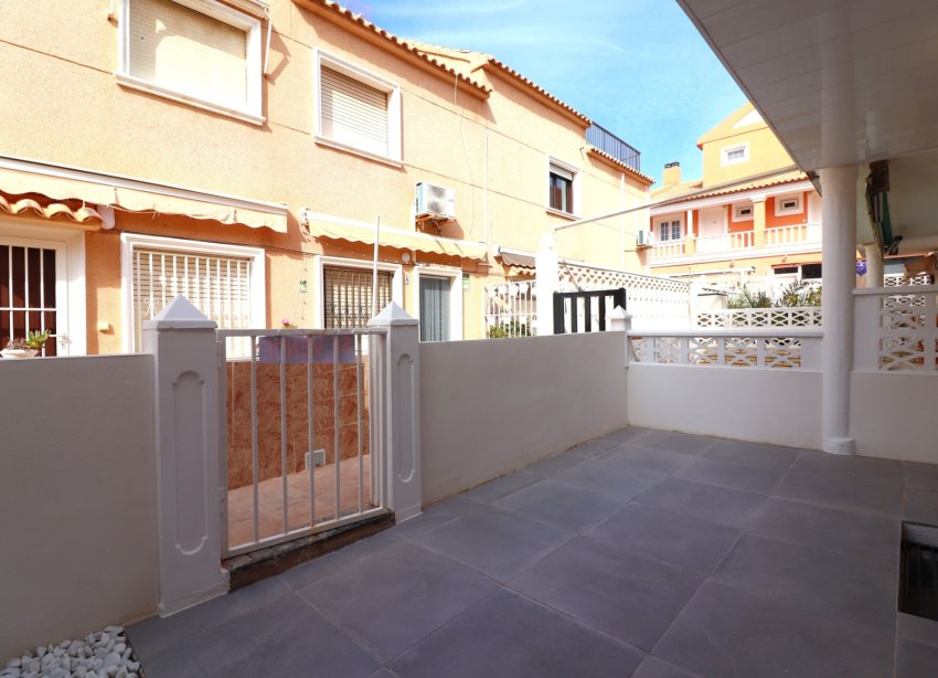 Resale - Apartment - Torrevieja - Torre La Mata