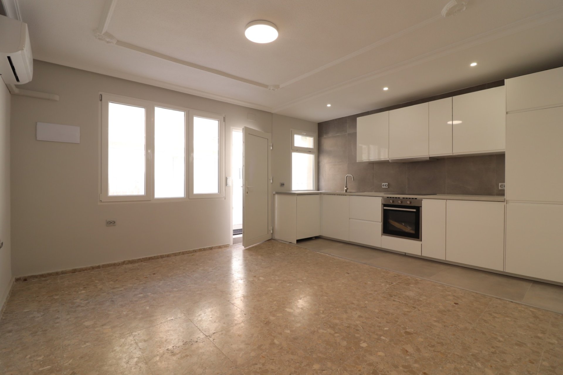 Resale - Apartment - Torrevieja - Torre La Mata