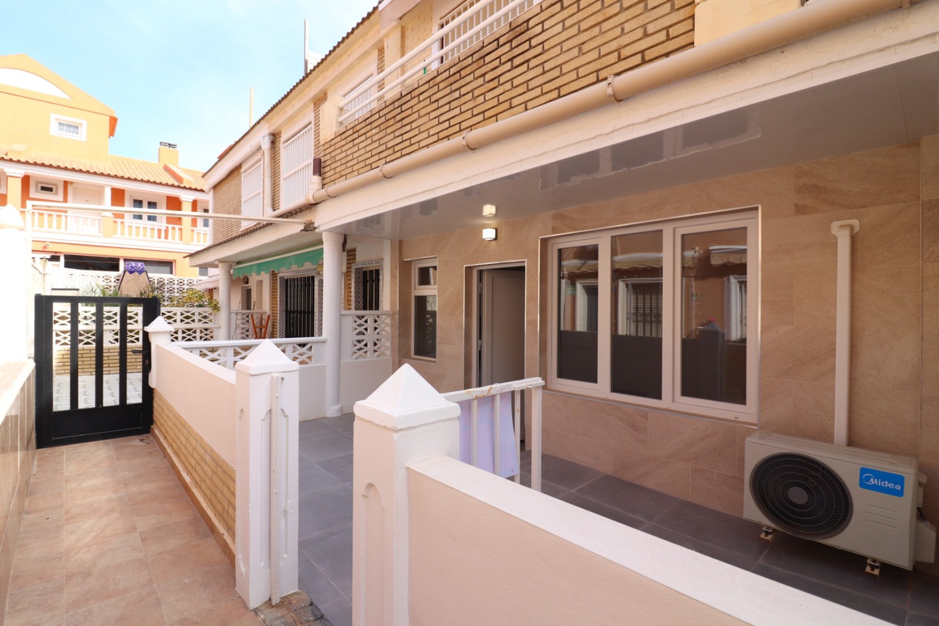 Resale - Apartment - Torrevieja - Torre La Mata