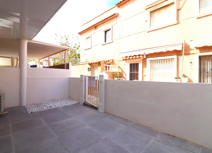 Resale - Apartment - Torrevieja - Torre La Mata