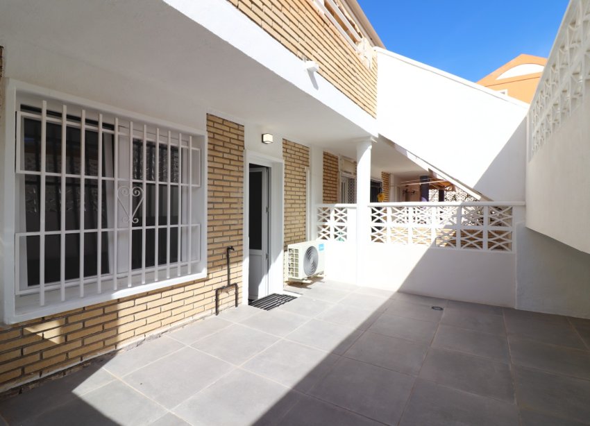 Resale - Apartment - Torrevieja - Torre La Mata