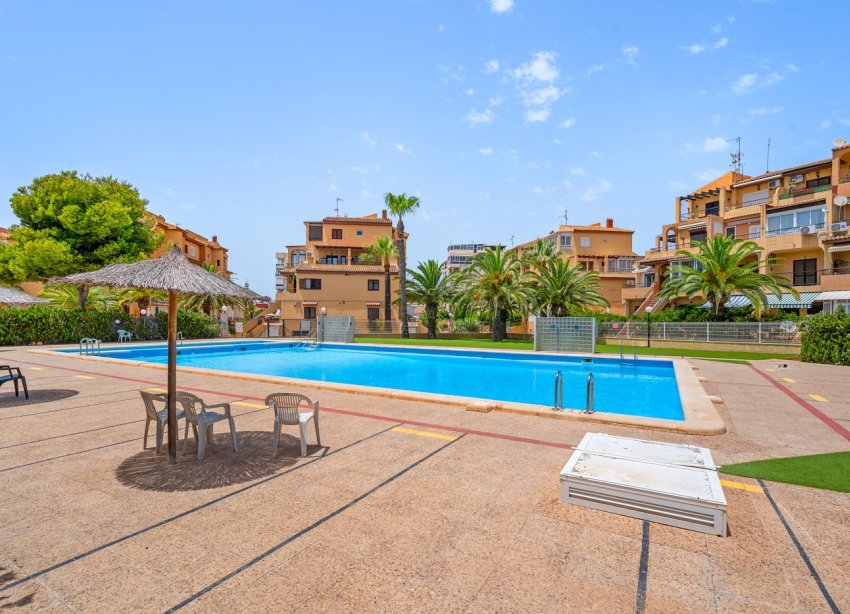 Resale - Apartment - Torrevieja - Torrevieja - Aguas Nuevas