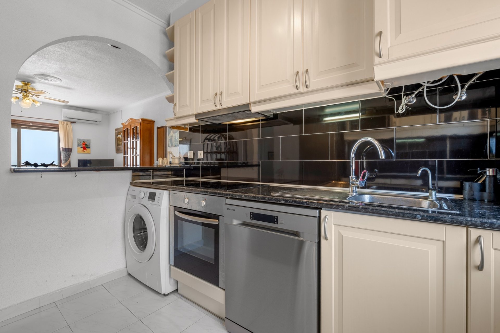 Resale - Apartment - Torrevieja - Torrevieja - Aguas Nuevas