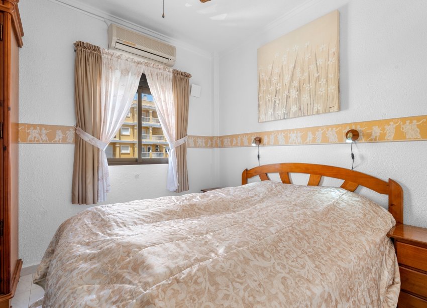 Resale - Apartment - Torrevieja - Torrevieja - Aguas Nuevas