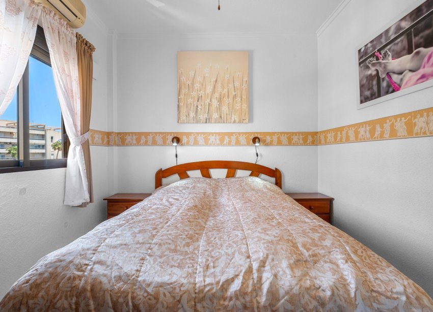Resale - Apartment - Torrevieja - Torrevieja - Aguas Nuevas