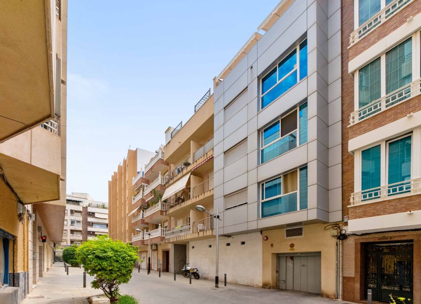 Resale - Apartment - Torrevieja - Torrevieja Centro