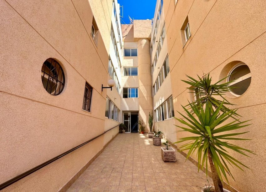 Resale - Apartment - Torrevieja - Urbanización San Luis