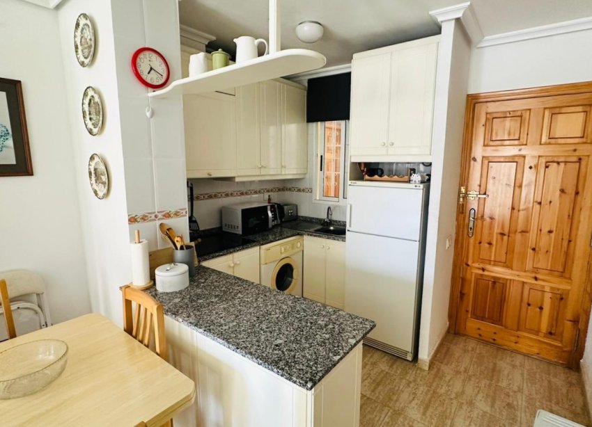 Resale - Apartment - Torrevieja - Urbanización San Luis
