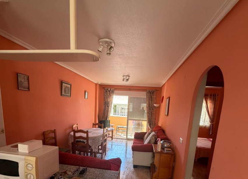 Resale - Apartment - Torrevieja - Urbanización San Luis