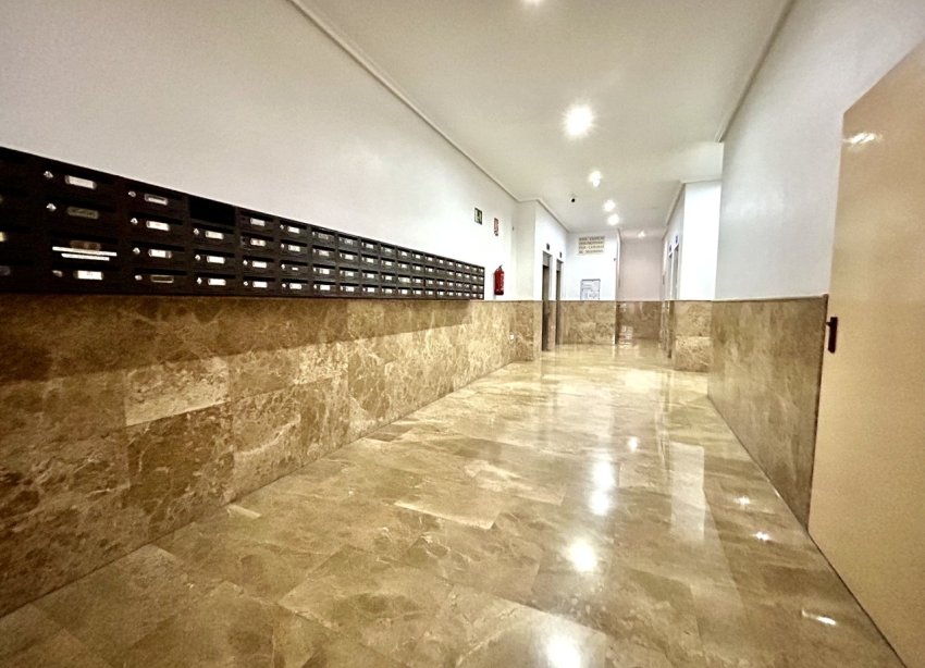 Resale - Apartment - Torrevieja