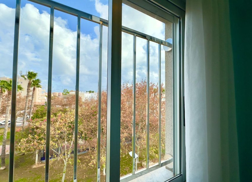 Resale - Building - Torrevieja - Playa del Cura