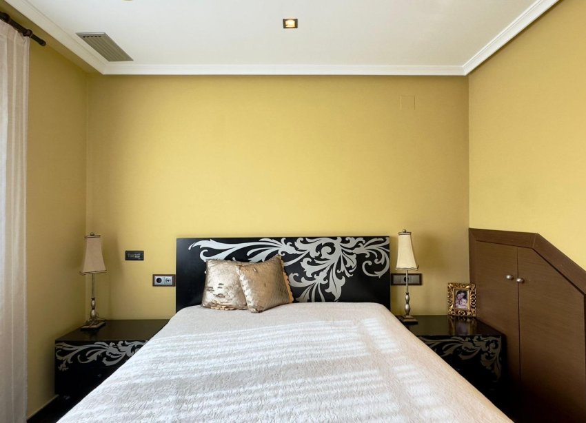 Resale - Building - Torrevieja - Playa del Cura